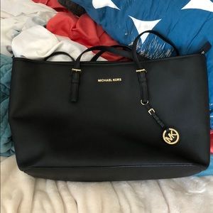 Michael Kors Jet Set Tote